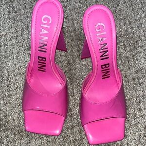 Gianni Bini|  Pink. Sz 8 | GUC!